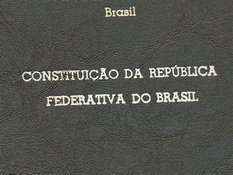  コヘア・デ・アウメイダのコンスチトゥイサォン・ド・1988年: ブラジルにおける民主主義と人権の再建